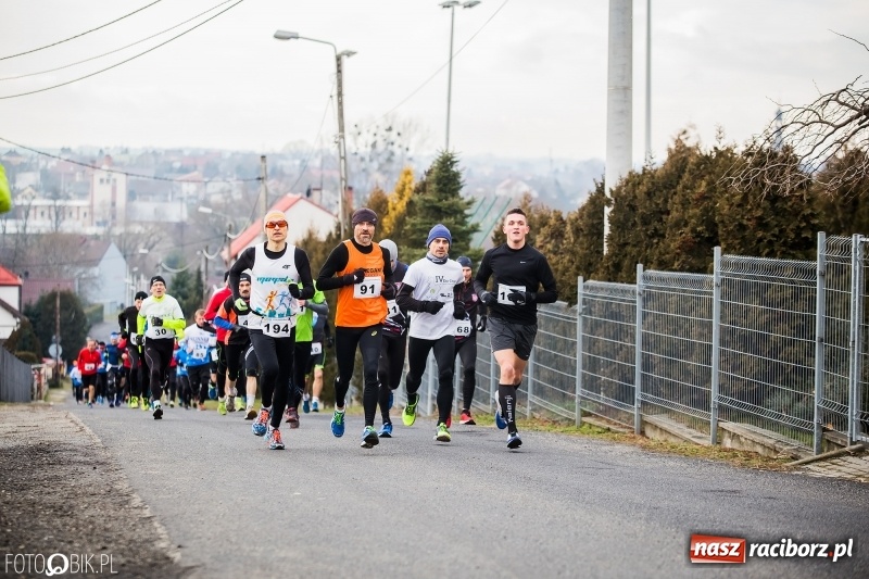 Zdjęcie w galerii na portalu naszraciborz.pl: VI Eko-Okna Cross po Ziemi Pietrowickiej. Na trasie ponad 200 biegaczy  wiadomości z regionu