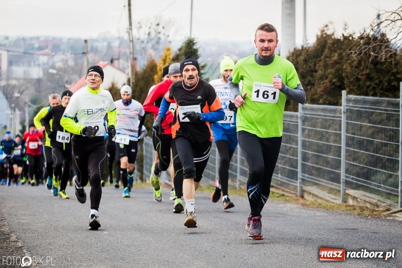 Zdjęcie w galerii na portalu naszraciborz.pl: VI Eko-Okna Cross po Ziemi Pietrowickiej. Na trasie ponad 200 biegaczy  wiadomości z regionu
