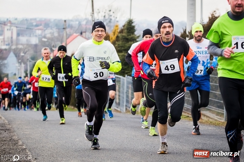 Zdjęcie w galerii na portalu naszraciborz.pl: VI Eko-Okna Cross po Ziemi Pietrowickiej. Na trasie ponad 200 biegaczy  wiadomości z regionu