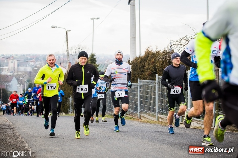 Zdjęcie w galerii na portalu naszraciborz.pl: VI Eko-Okna Cross po Ziemi Pietrowickiej. Na trasie ponad 200 biegaczy  wiadomości z regionu
