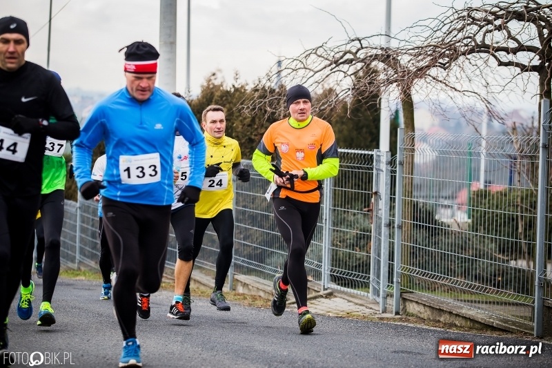 Zdjęcie w galerii na portalu naszraciborz.pl: VI Eko-Okna Cross po Ziemi Pietrowickiej. Na trasie ponad 200 biegaczy  wiadomości z regionu