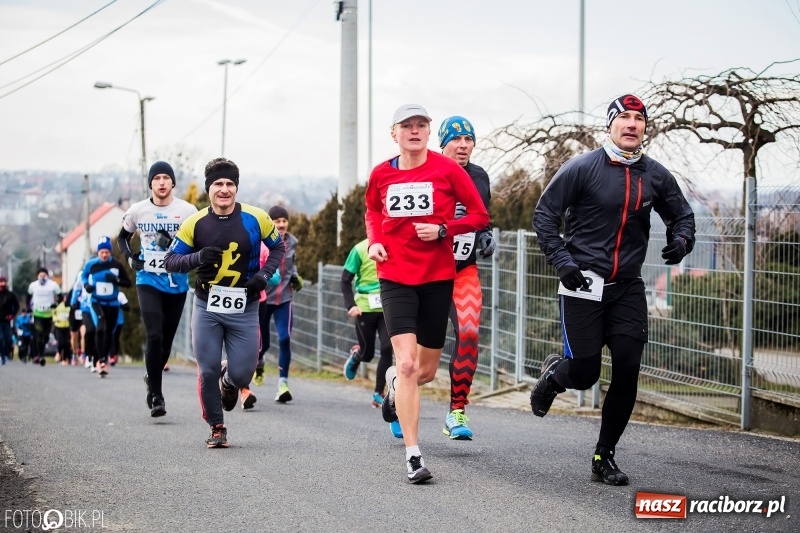 Zdjęcie w galerii na portalu naszraciborz.pl: VI Eko-Okna Cross po Ziemi Pietrowickiej. Na trasie ponad 200 biegaczy  wiadomości z regionu