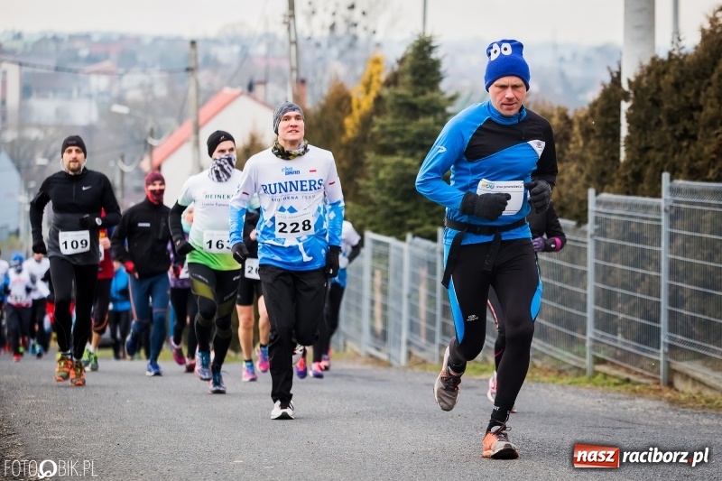 Zdjęcie w galerii na portalu naszraciborz.pl: VI Eko-Okna Cross po Ziemi Pietrowickiej. Na trasie ponad 200 biegaczy  wiadomości z regionu