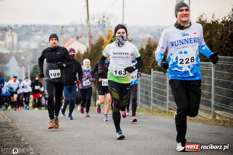 Zdjęcie w galerii na portalu naszraciborz.pl: VI Eko-Okna Cross po Ziemi Pietrowickiej. Na trasie ponad 200 biegaczy  wiadomości z regionu