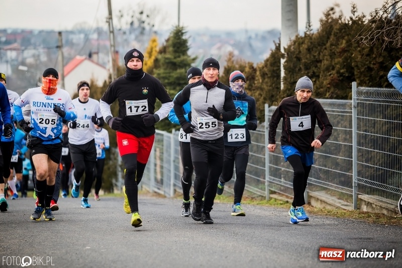 Zdjęcie w galerii na portalu naszraciborz.pl: VI Eko-Okna Cross po Ziemi Pietrowickiej. Na trasie ponad 200 biegaczy  wiadomości z regionu
