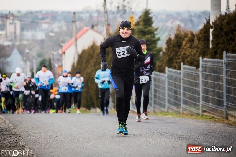 Zdjęcie w galerii na portalu naszraciborz.pl: VI Eko-Okna Cross po Ziemi Pietrowickiej. Na trasie ponad 200 biegaczy  wiadomości z regionu