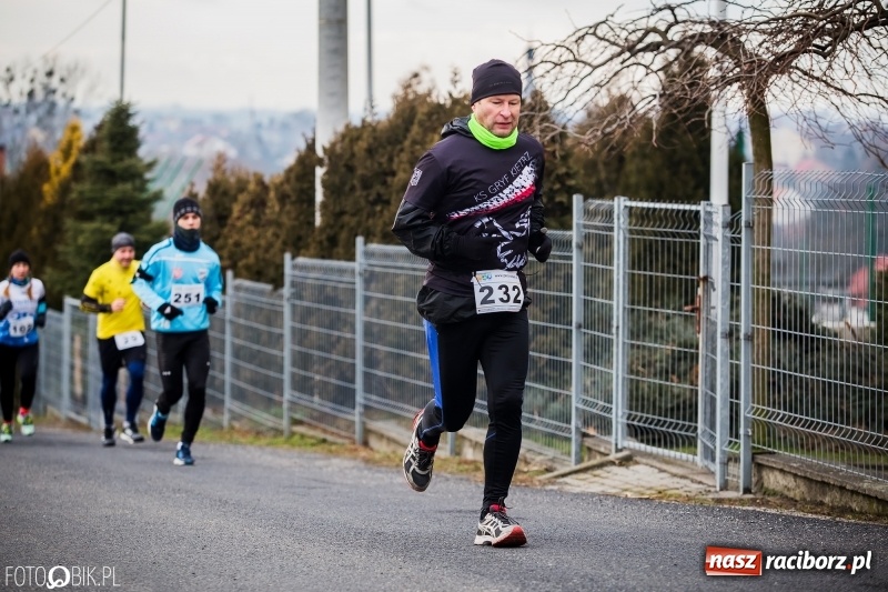 Zdjęcie w galerii na portalu naszraciborz.pl: VI Eko-Okna Cross po Ziemi Pietrowickiej. Na trasie ponad 200 biegaczy  wiadomości z regionu