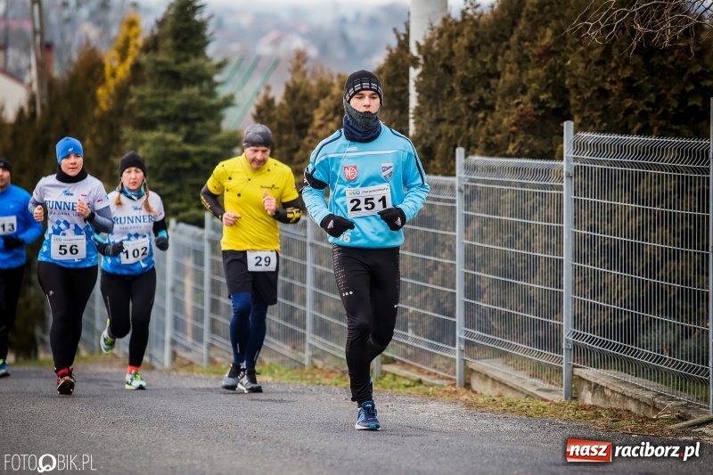 Zdjęcie w galerii na portalu naszraciborz.pl: VI Eko-Okna Cross po Ziemi Pietrowickiej. Na trasie ponad 200 biegaczy  wiadomości z regionu
