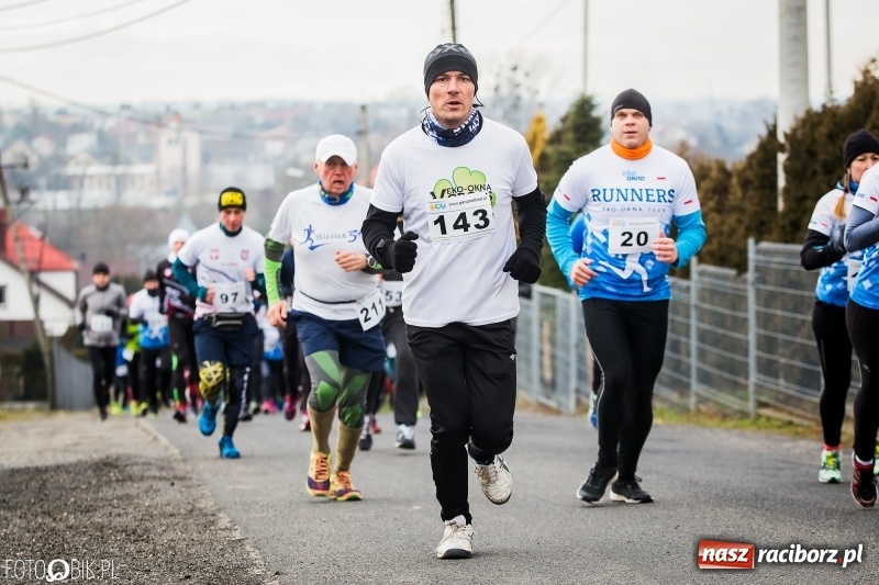 Zdjęcie w galerii na portalu naszraciborz.pl: VI Eko-Okna Cross po Ziemi Pietrowickiej. Na trasie ponad 200 biegaczy  wiadomości z regionu