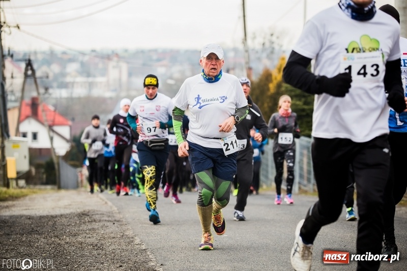 Zdjęcie w galerii na portalu naszraciborz.pl: VI Eko-Okna Cross po Ziemi Pietrowickiej. Na trasie ponad 200 biegaczy  wiadomości z regionu
