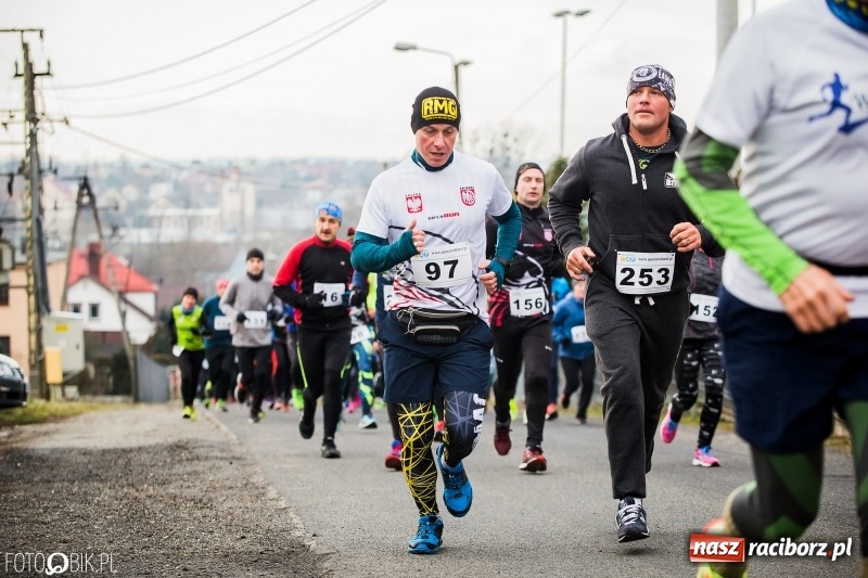 Zdjęcie w galerii na portalu naszraciborz.pl: VI Eko-Okna Cross po Ziemi Pietrowickiej. Na trasie ponad 200 biegaczy  wiadomości z regionu