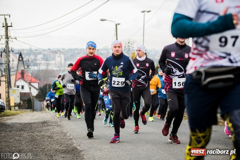 Zdjęcie w galerii na portalu naszraciborz.pl: VI Eko-Okna Cross po Ziemi Pietrowickiej. Na trasie ponad 200 biegaczy  wiadomości z regionu