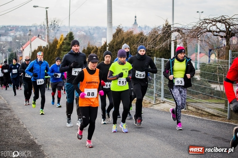 Zdjęcie w galerii na portalu naszraciborz.pl: VI Eko-Okna Cross po Ziemi Pietrowickiej. Na trasie ponad 200 biegaczy  wiadomości z regionu