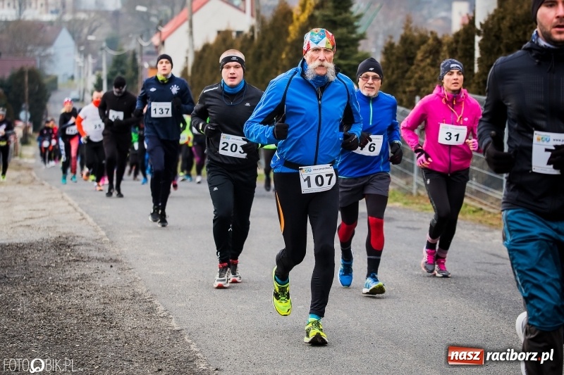 Zdjęcie w galerii na portalu naszraciborz.pl: VI Eko-Okna Cross po Ziemi Pietrowickiej. Na trasie ponad 200 biegaczy  wiadomości z regionu