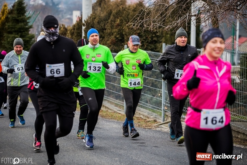 Zdjęcie w galerii na portalu naszraciborz.pl: VI Eko-Okna Cross po Ziemi Pietrowickiej. Na trasie ponad 200 biegaczy  wiadomości z regionu