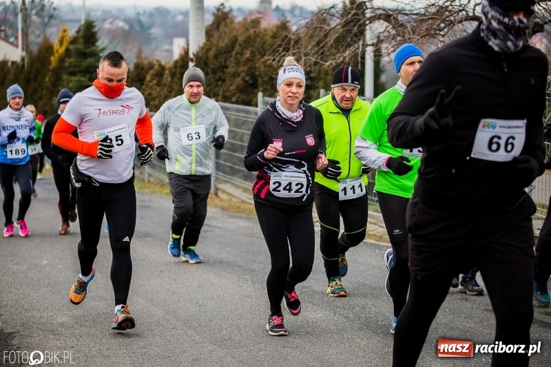 Zdjęcie w galerii na portalu naszraciborz.pl: VI Eko-Okna Cross po Ziemi Pietrowickiej. Na trasie ponad 200 biegaczy  wiadomości z regionu
