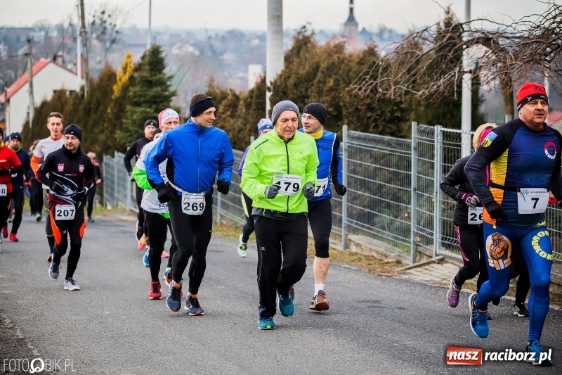 Zdjęcie w galerii na portalu naszraciborz.pl: VI Eko-Okna Cross po Ziemi Pietrowickiej. Na trasie ponad 200 biegaczy  wiadomości z regionu