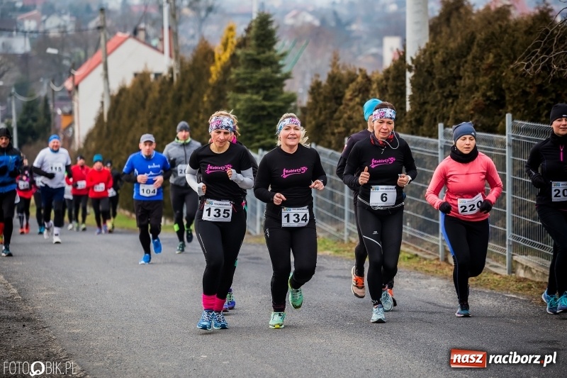 Zdjęcie w galerii na portalu naszraciborz.pl: VI Eko-Okna Cross po Ziemi Pietrowickiej. Na trasie ponad 200 biegaczy  wiadomości z regionu