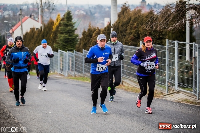 Zdjęcie w galerii na portalu naszraciborz.pl: VI Eko-Okna Cross po Ziemi Pietrowickiej. Na trasie ponad 200 biegaczy  wiadomości z regionu