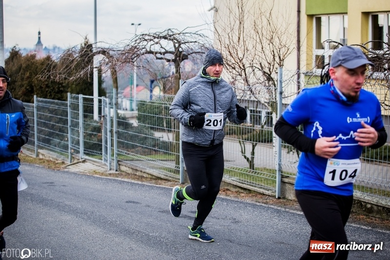 Zdjęcie w galerii na portalu naszraciborz.pl: VI Eko-Okna Cross po Ziemi Pietrowickiej. Na trasie ponad 200 biegaczy  wiadomości z regionu