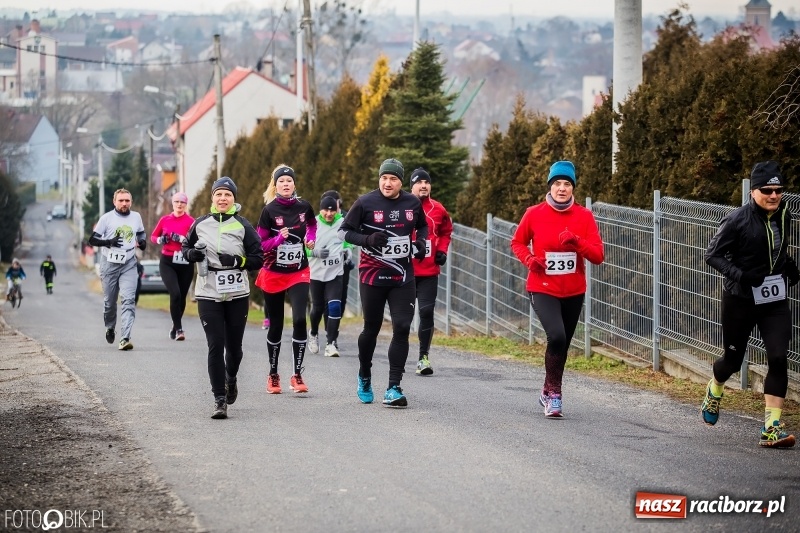 Zdjęcie w galerii na portalu naszraciborz.pl: VI Eko-Okna Cross po Ziemi Pietrowickiej. Na trasie ponad 200 biegaczy  wiadomości z regionu