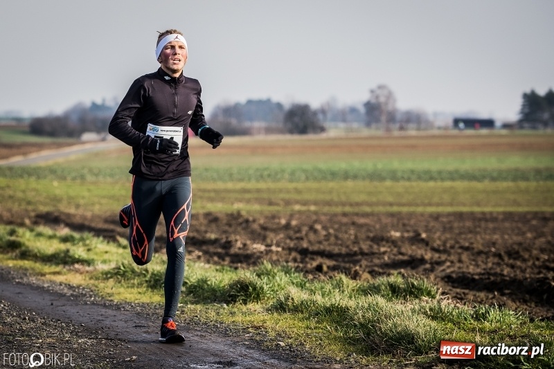 Zdjęcie w galerii na portalu naszraciborz.pl: VI Eko-Okna Cross po Ziemi Pietrowickiej. Na trasie ponad 200 biegaczy  wiadomości z regionu