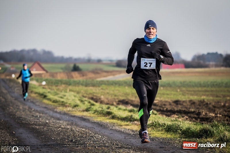 Zdjęcie w galerii na portalu naszraciborz.pl: VI Eko-Okna Cross po Ziemi Pietrowickiej. Na trasie ponad 200 biegaczy  wiadomości z regionu