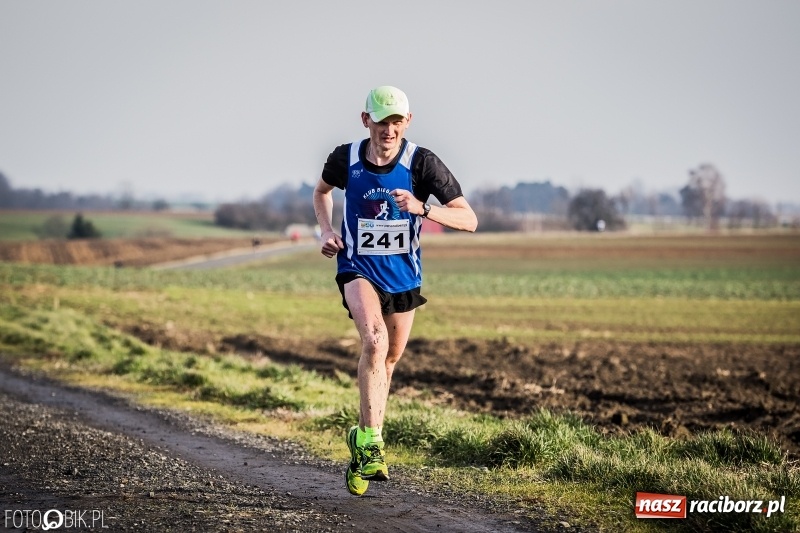 Zdjęcie w galerii na portalu naszraciborz.pl: VI Eko-Okna Cross po Ziemi Pietrowickiej. Na trasie ponad 200 biegaczy  wiadomości z regionu