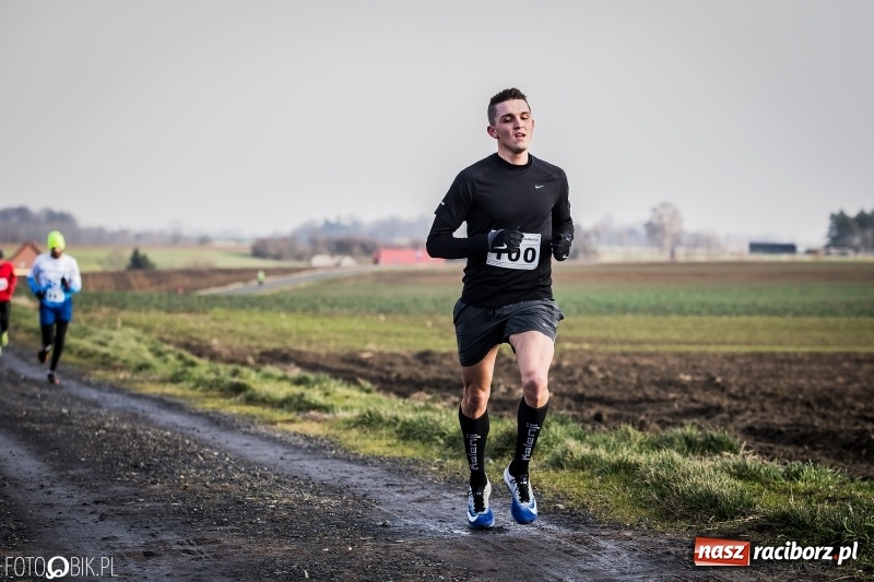 Zdjęcie w galerii na portalu naszraciborz.pl: VI Eko-Okna Cross po Ziemi Pietrowickiej. Na trasie ponad 200 biegaczy  wiadomości z regionu