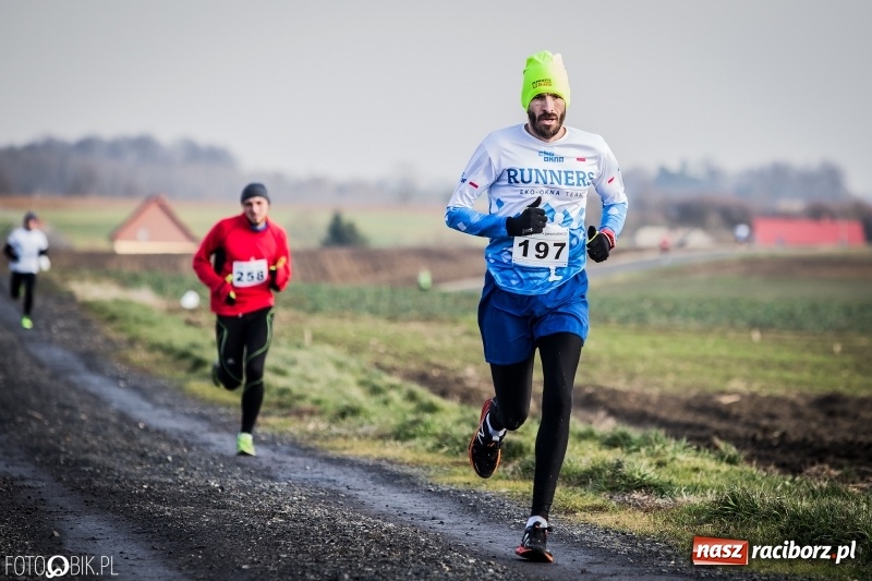 Zdjęcie w galerii na portalu naszraciborz.pl: VI Eko-Okna Cross po Ziemi Pietrowickiej. Na trasie ponad 200 biegaczy  wiadomości z regionu