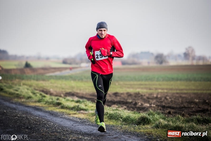 Zdjęcie w galerii na portalu naszraciborz.pl: VI Eko-Okna Cross po Ziemi Pietrowickiej. Na trasie ponad 200 biegaczy  wiadomości z regionu