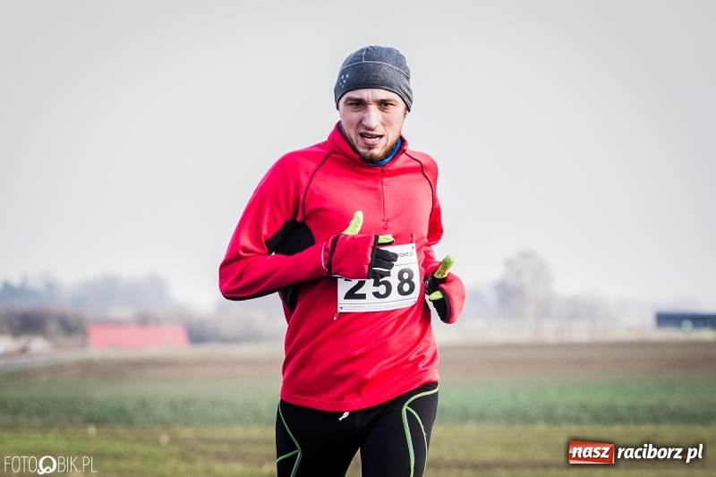 Zdjęcie w galerii na portalu naszraciborz.pl: VI Eko-Okna Cross po Ziemi Pietrowickiej. Na trasie ponad 200 biegaczy  wiadomości z regionu