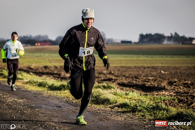 Zdjęcie w galerii na portalu naszraciborz.pl: VI Eko-Okna Cross po Ziemi Pietrowickiej. Na trasie ponad 200 biegaczy  wiadomości z regionu