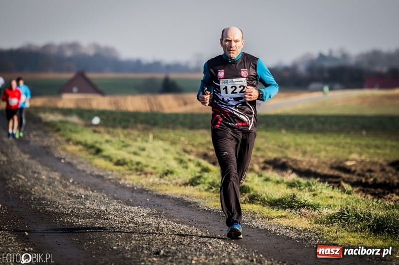 Zdjęcie w galerii na portalu naszraciborz.pl: VI Eko-Okna Cross po Ziemi Pietrowickiej. Na trasie ponad 200 biegaczy  wiadomości z regionu