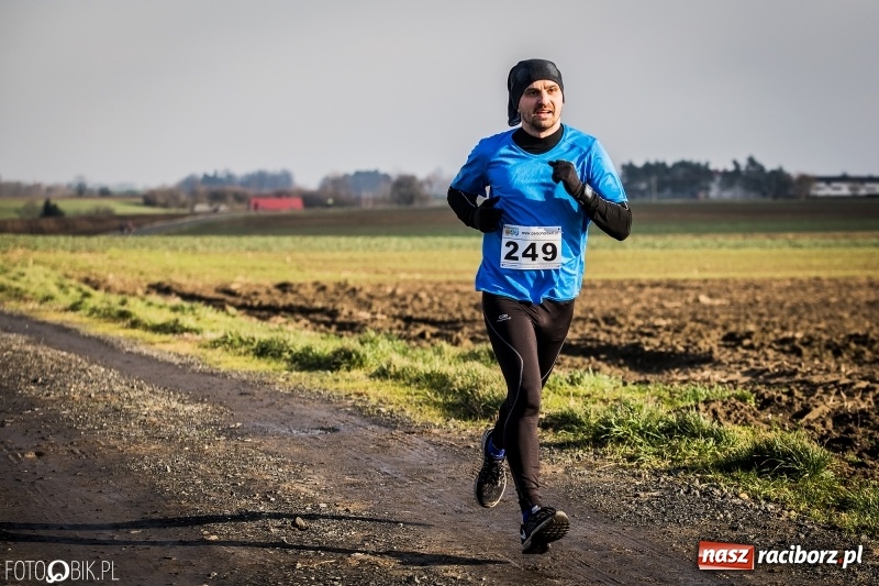 Zdjęcie w galerii na portalu naszraciborz.pl: VI Eko-Okna Cross po Ziemi Pietrowickiej. Na trasie ponad 200 biegaczy  wiadomości z regionu