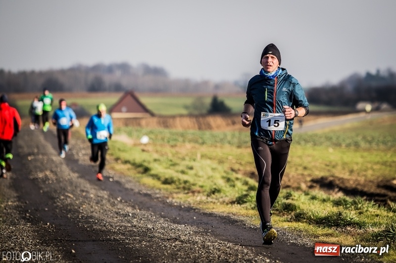 Zdjęcie w galerii na portalu naszraciborz.pl: VI Eko-Okna Cross po Ziemi Pietrowickiej. Na trasie ponad 200 biegaczy  wiadomości z regionu