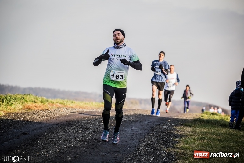 Zdjęcie w galerii na portalu naszraciborz.pl: VI Eko-Okna Cross po Ziemi Pietrowickiej. Na trasie ponad 200 biegaczy  wiadomości z regionu