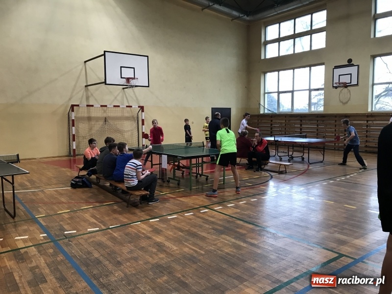 Zdjęcie w galerii na portalu naszraciborz.pl: W Nędzy walczyli o Puchar Wójta w tenisie stołowym wiadomości z regionu