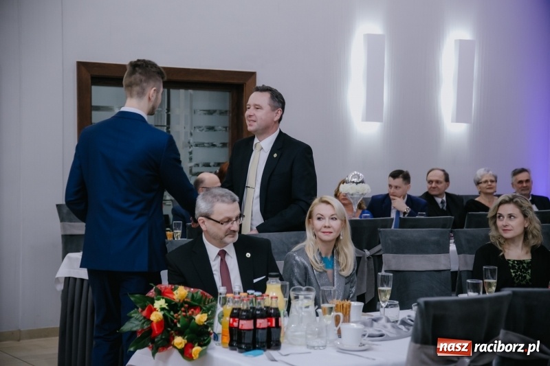 Zdjęcie w galerii na portalu naszraciborz.pl: Mechanik bawi się w Bravo FOTO i WIDEO wiadomości z regionu