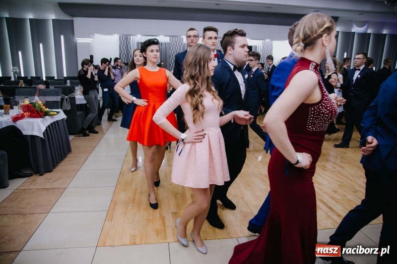 Zdjęcie w galerii na portalu naszraciborz.pl: Mechanik bawi się w Bravo FOTO i WIDEO wiadomości z regionu