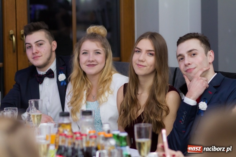 Zdjęcie w galerii na portalu naszraciborz.pl: Mechanik bawi się w Bravo FOTO i WIDEO wiadomości z regionu