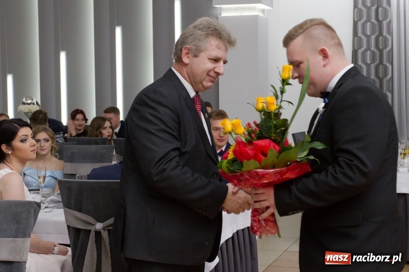 Zdjęcie w galerii na portalu naszraciborz.pl: Mechanik bawi się w Bravo FOTO i WIDEO wiadomości z regionu