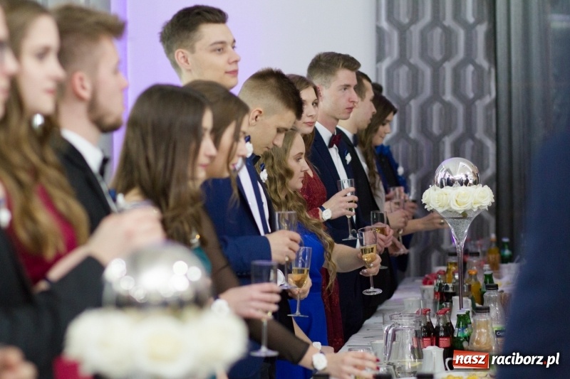 Zdjęcie w galerii na portalu naszraciborz.pl: Mechanik bawi się w Bravo FOTO i WIDEO wiadomości z regionu