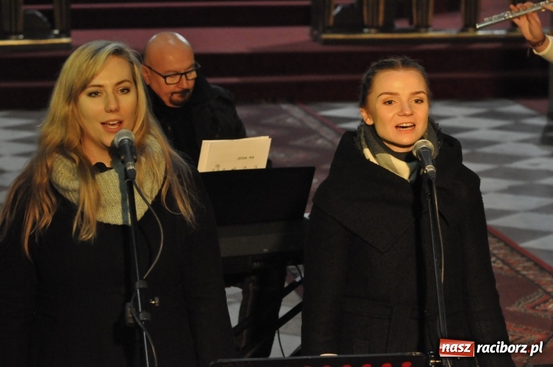 Zdjęcie w galerii na portalu naszraciborz.pl: Atlantyda koncertowała w kościele farnym wiadomości z regionu