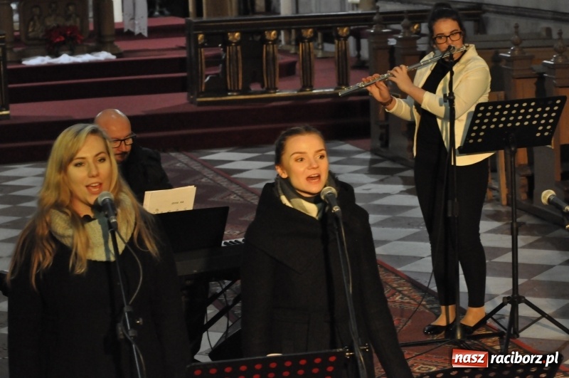 Zdjęcie w galerii na portalu naszraciborz.pl: Atlantyda koncertowała w kościele farnym wiadomości z regionu