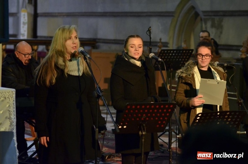 Zdjęcie w galerii na portalu naszraciborz.pl: Atlantyda koncertowała w kościele farnym wiadomości z regionu