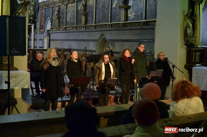 Zdjęcie w galerii na portalu naszraciborz.pl: Atlantyda koncertowała w kościele farnym wiadomości z regionu