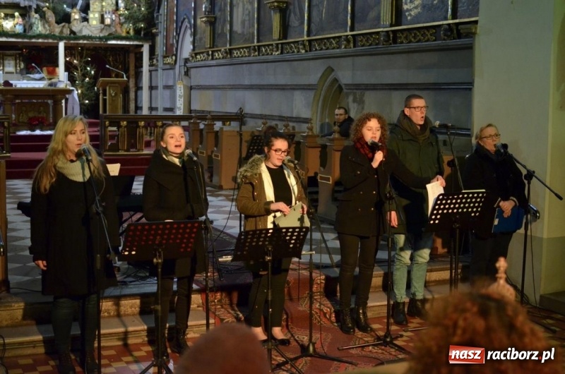 Zdjęcie w galerii na portalu naszraciborz.pl: Atlantyda koncertowała w kościele farnym wiadomości z regionu