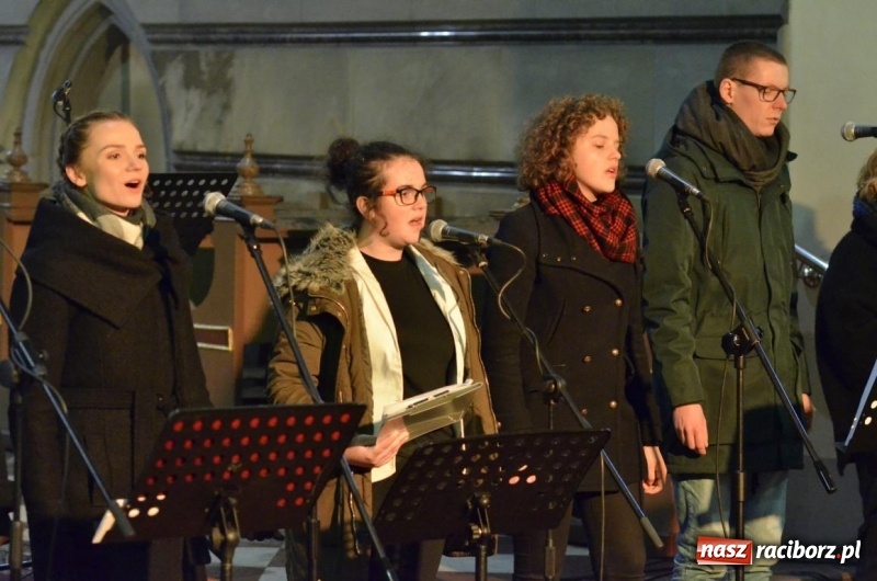 Zdjęcie w galerii na portalu naszraciborz.pl: Atlantyda koncertowała w kościele farnym wiadomości z regionu