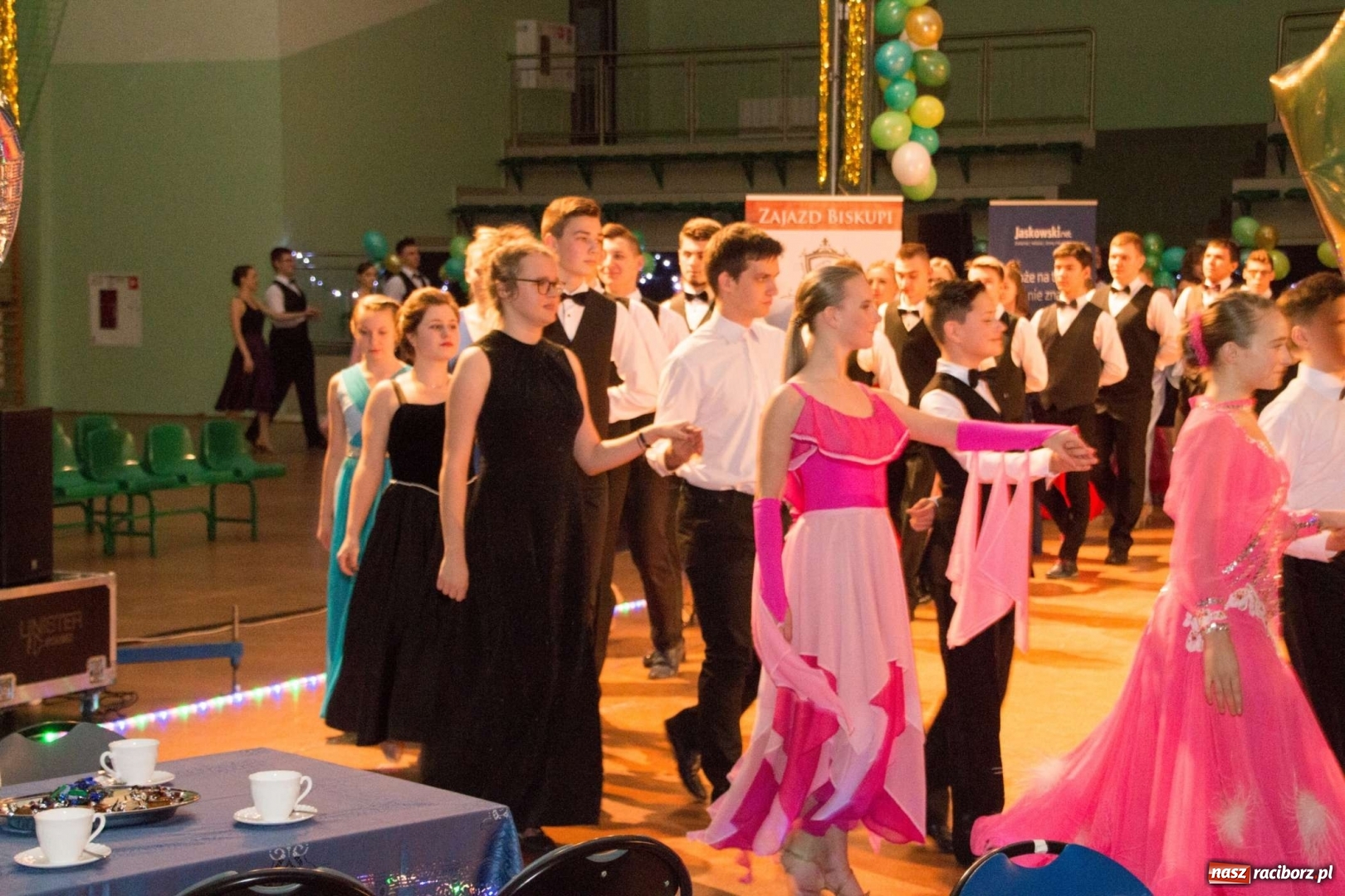 Zdjęcie w galerii na portalu naszraciborz.pl: XII Karnawałowa Rewia Tańca w Arenie Rafako wiadomości z regionu